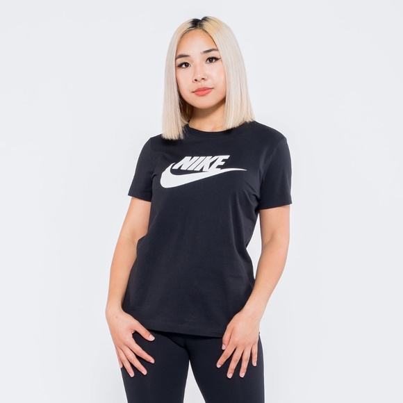 Nike Sportswear Essential Womens T-Sirt